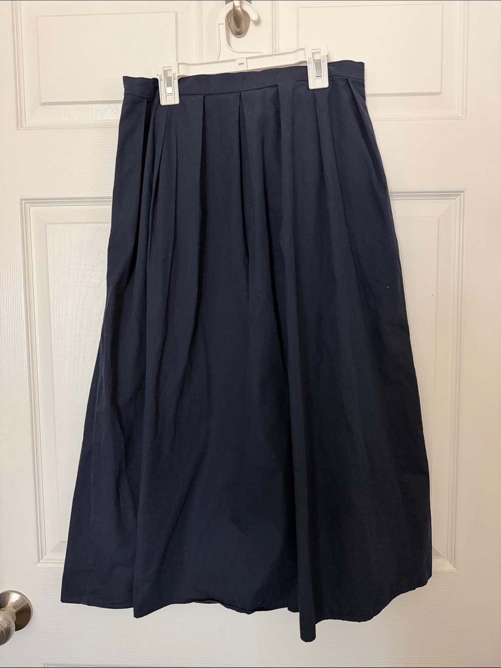 Banana Republic Pleated Midi Skirt w/pockets - Picture 5 of 7